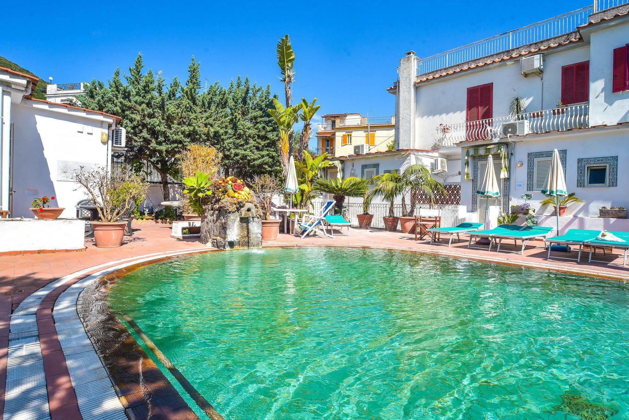 Charme Hotel La Villa Tina ايسكيا المظهر الخارجي الصورة
